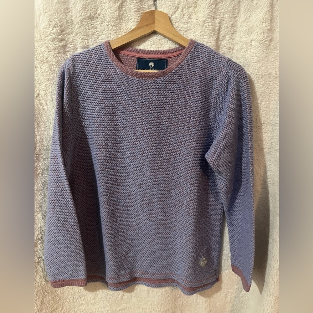 Light knit sweater in 2 tones. Quality cotton and very nice